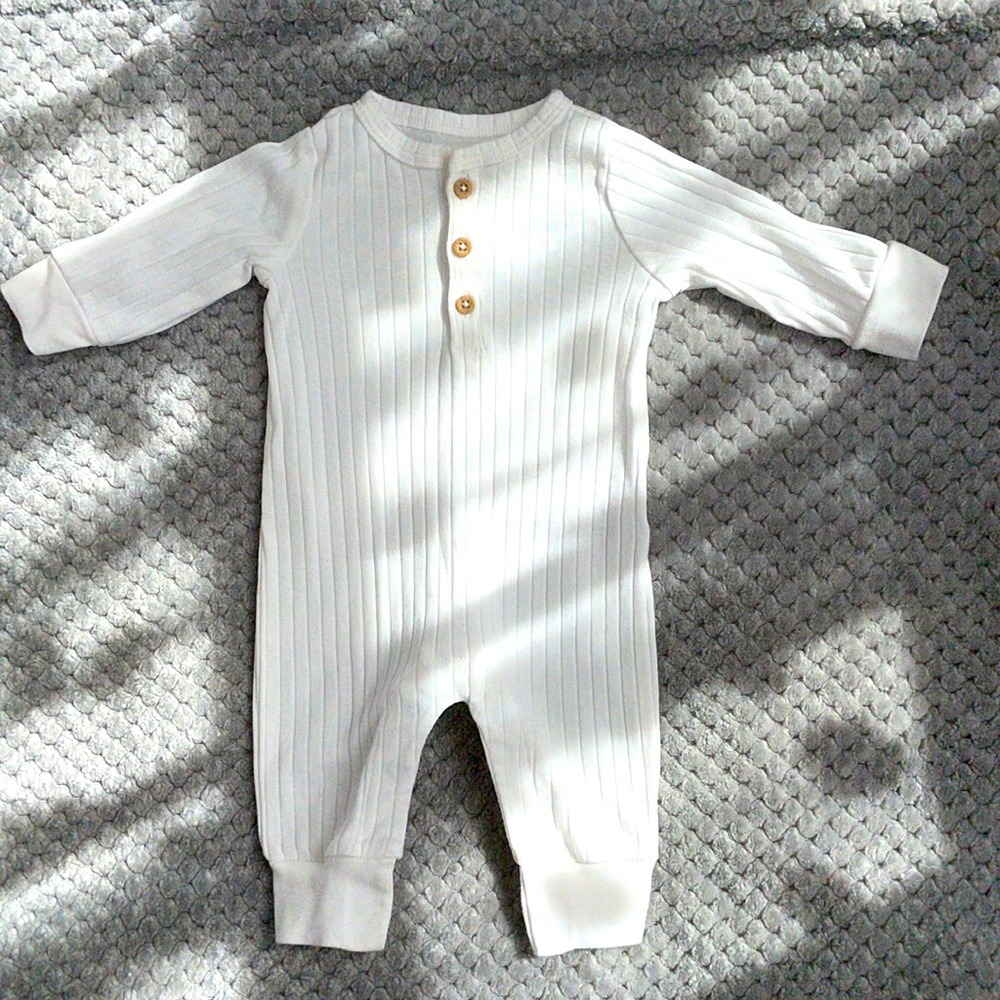 White piece unisex